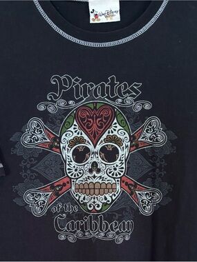 🦜 Vintage WDW Y2K Pirates of the Caribbean Sugar Skull Tee ☠️